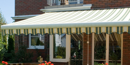 Pleasant chill in summer days - why is it worth having a terrace awning