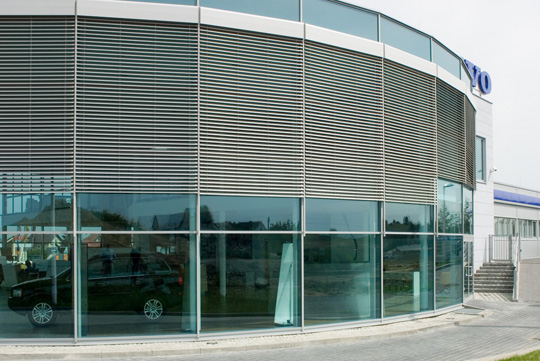 descriptionExternal Venetian blinds C80 in a facade cassette