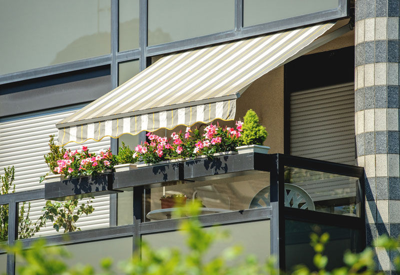 Balcony awnings