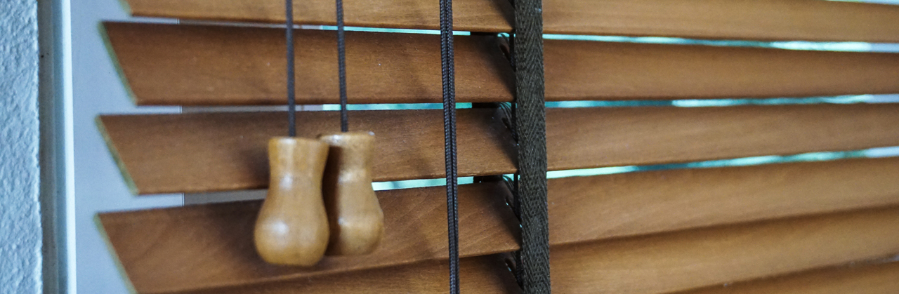 wooden blinds belt ladder