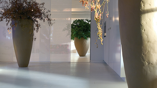 Free hanging interior blinds